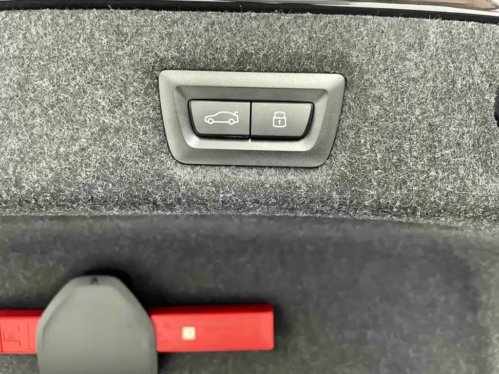 BMW 5 Series — фото 15
