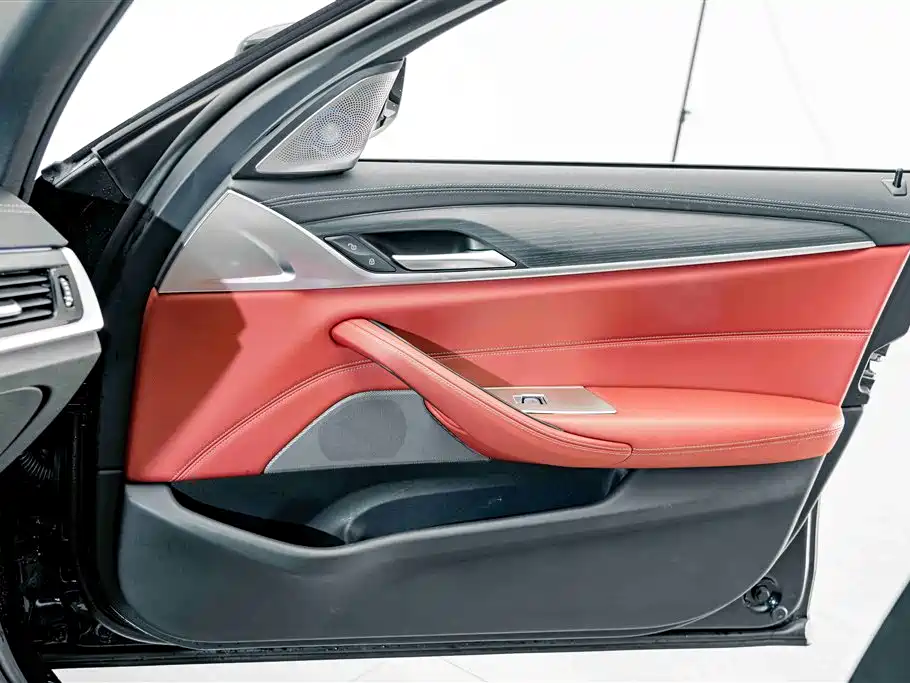 BMW 5 Series — фото 13
