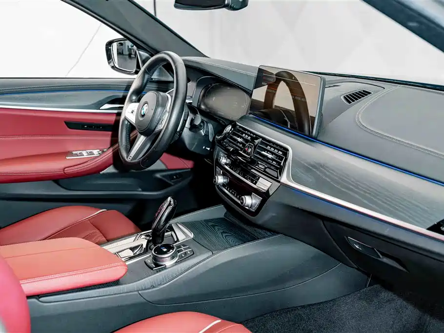 BMW 5 Series — фото 17