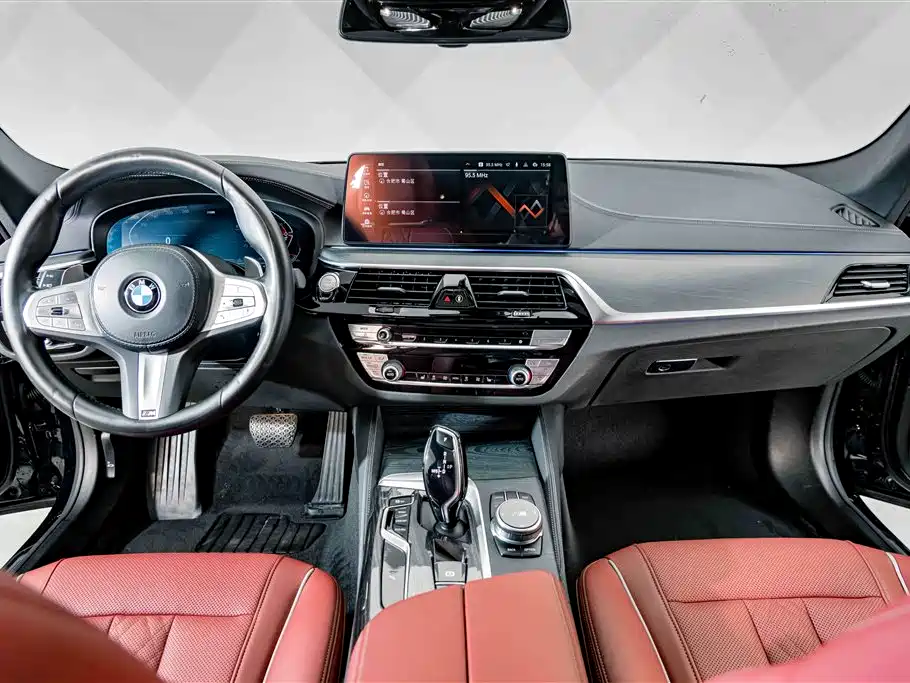 BMW 5 Series — фото 10
