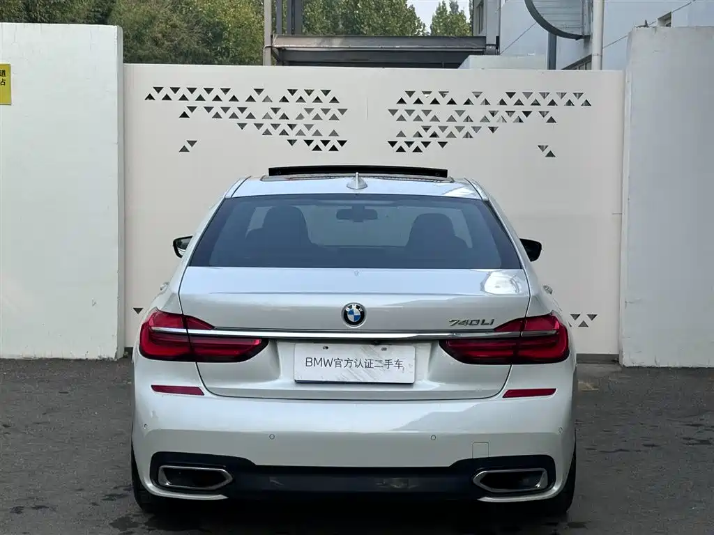 BMW 7 Series — фото 5