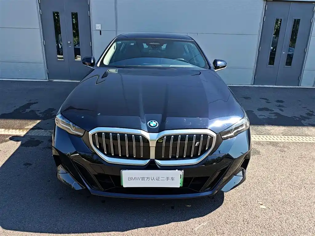 BMW i5 — фото 2