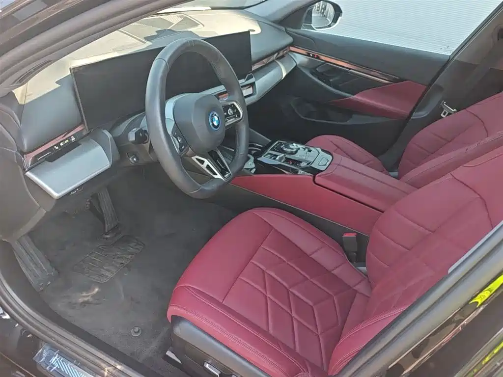 BMW i5 — фото 14