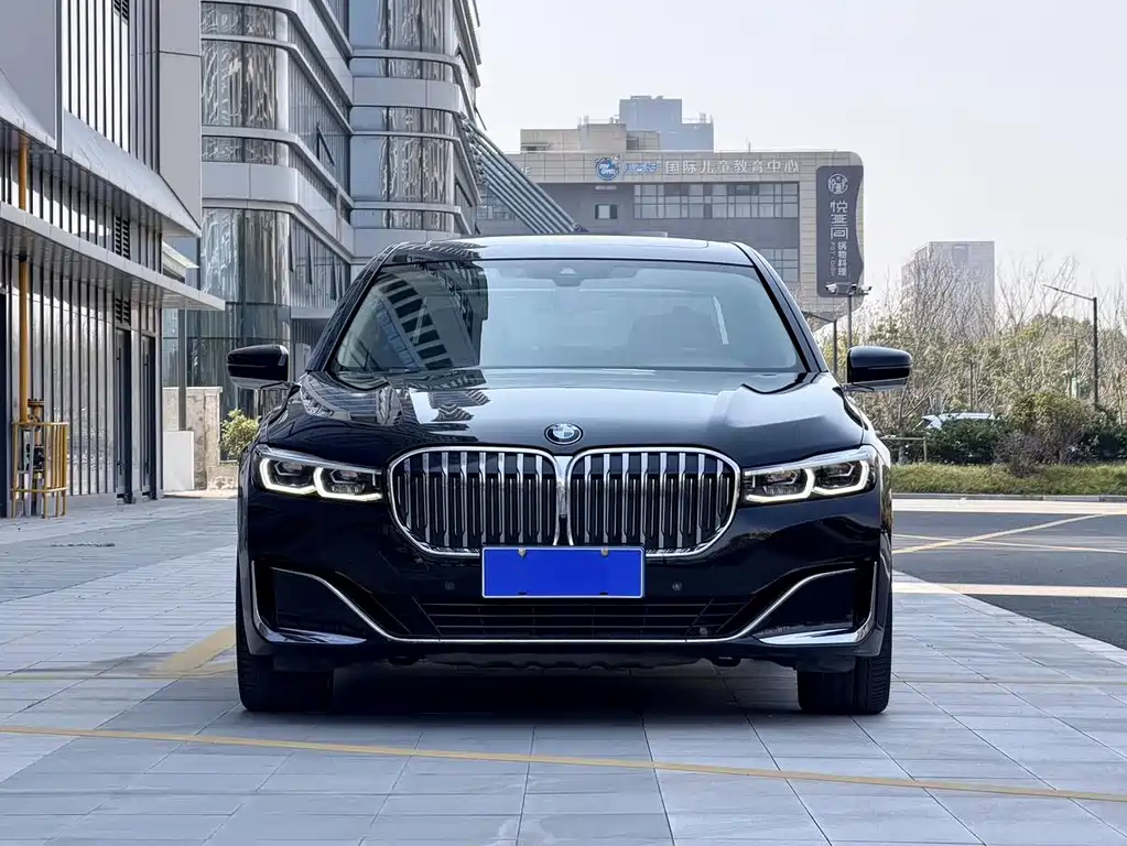 BMW 7 Series — фото 2