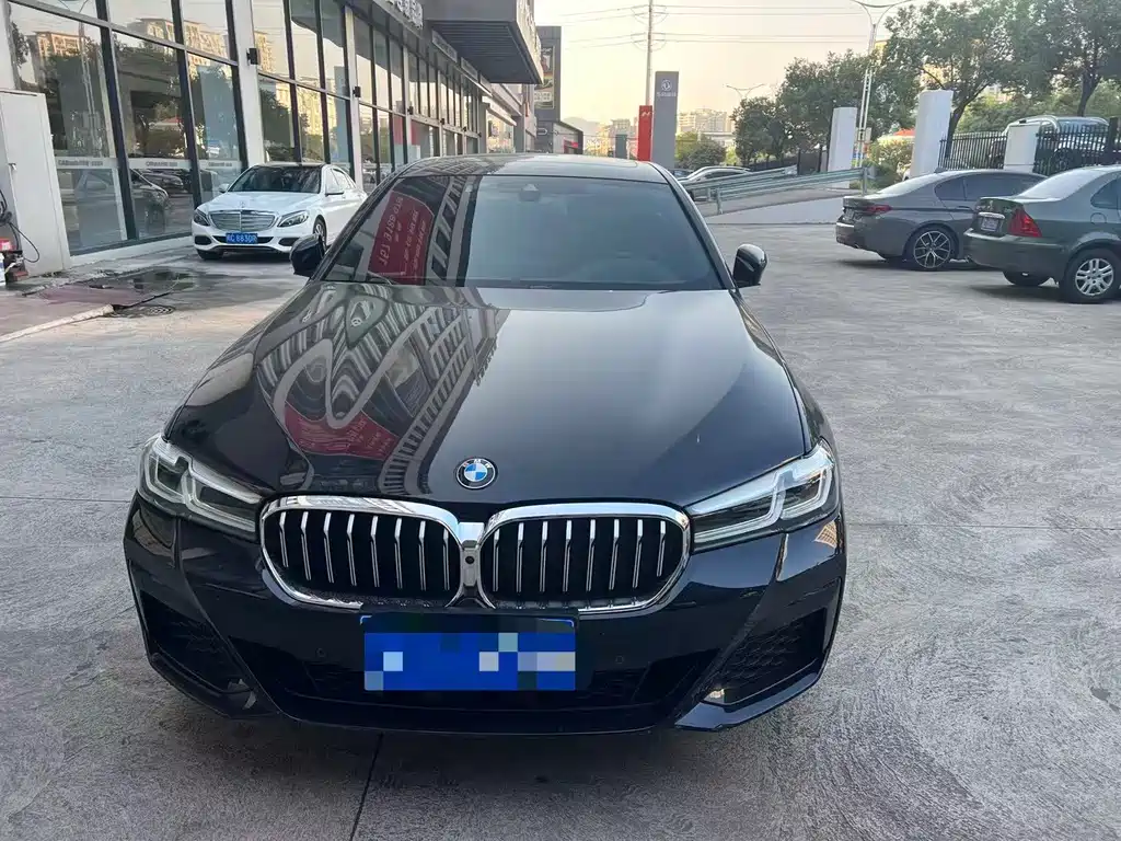 BMW 5 Series — фото 2