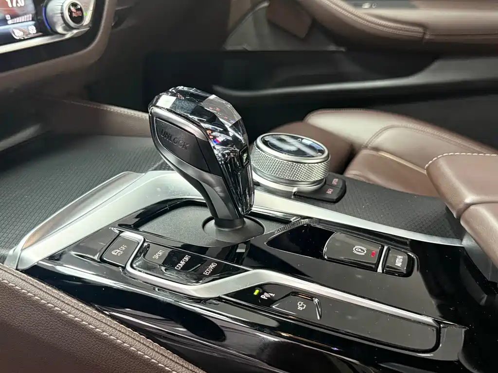 BMW 5 Series (Import) — фото 11