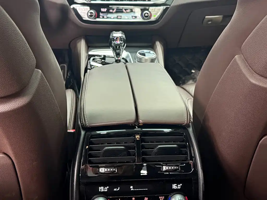 BMW 5 Series (Import) — фото 13