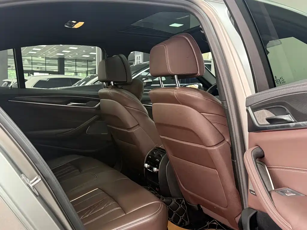 BMW 5 Series (Import) — фото 15