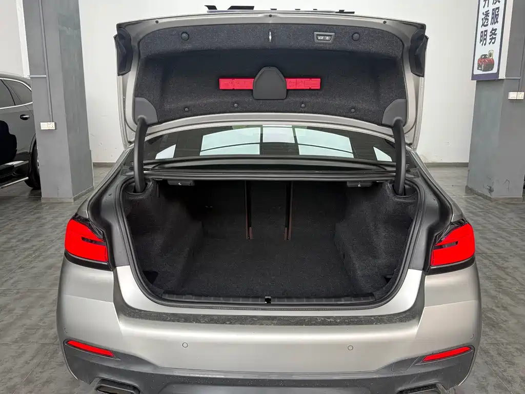 BMW 5 Series (Import) — фото 19