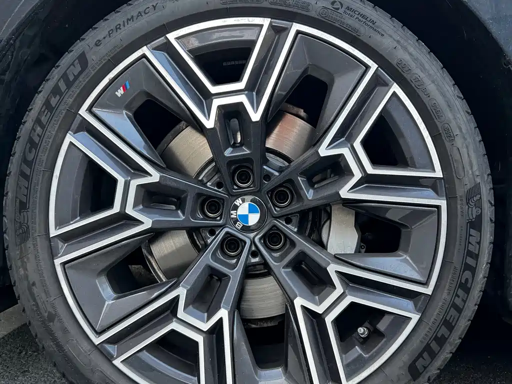 BMW 5 Series — фото 4