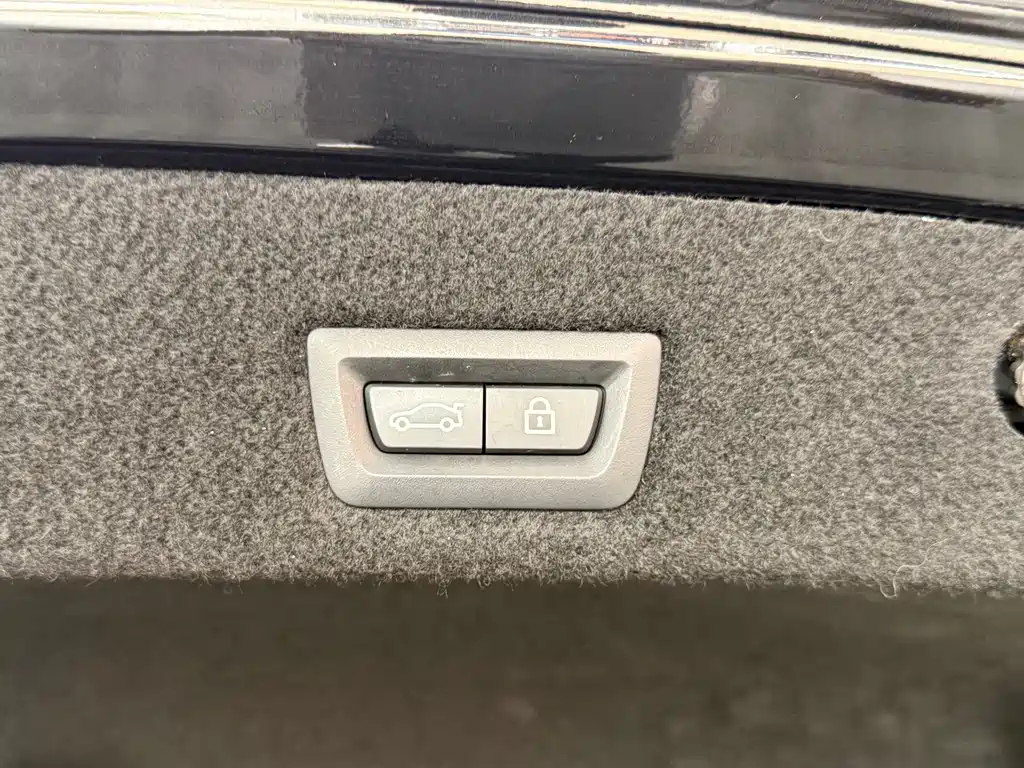 BMW 7 Series — фото 11