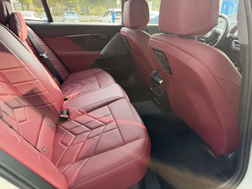 BMW 5 Series — фото 17