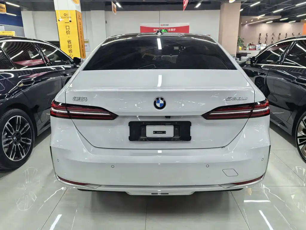 BMW 5 Series — фото 14