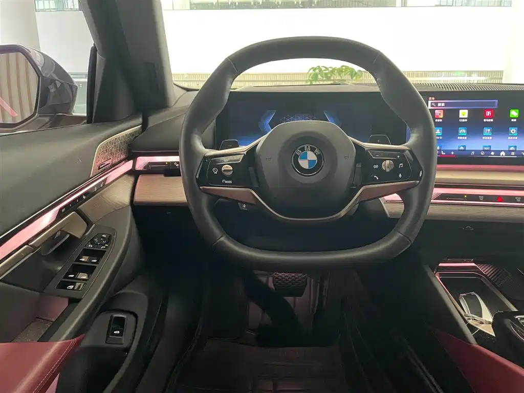 BMW 5 Series — фото 10