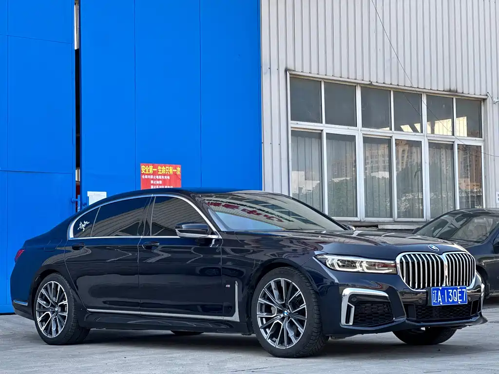 BMW 7 Series — фото 3