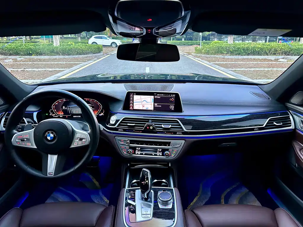 BMW 7 Series — фото 4