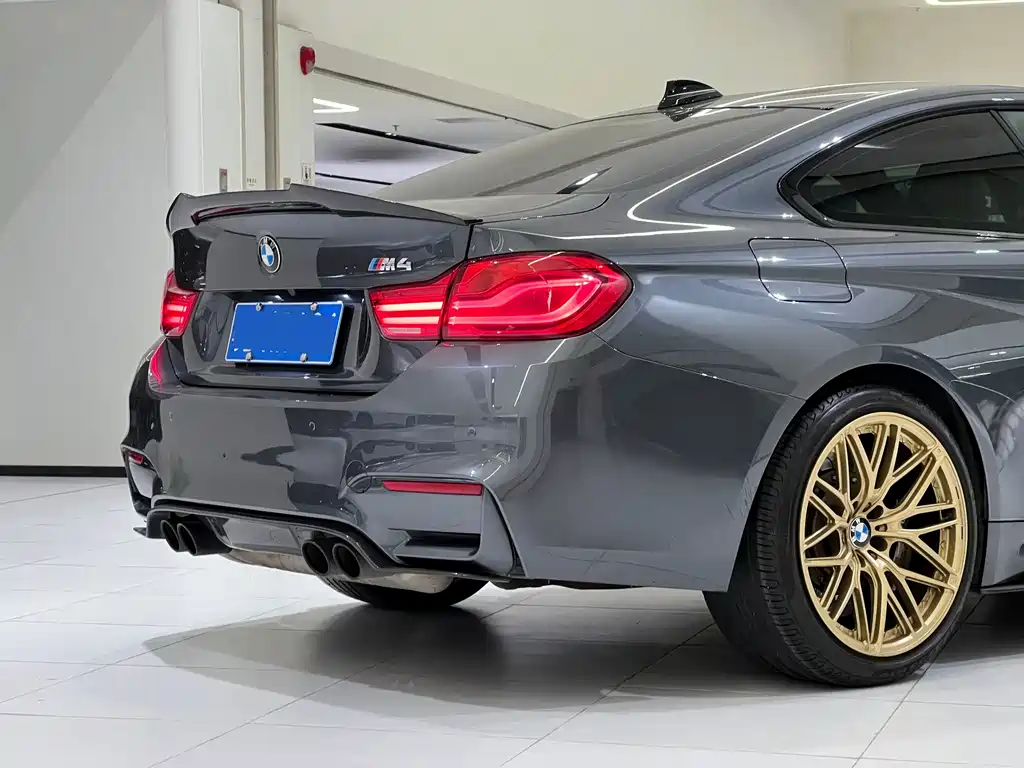 BMW M4 — фото 7