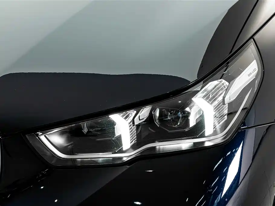 BMW 5 Series — фото 4