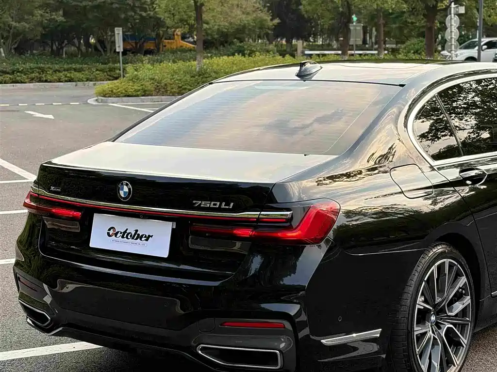BMW 7 Series — фото 6