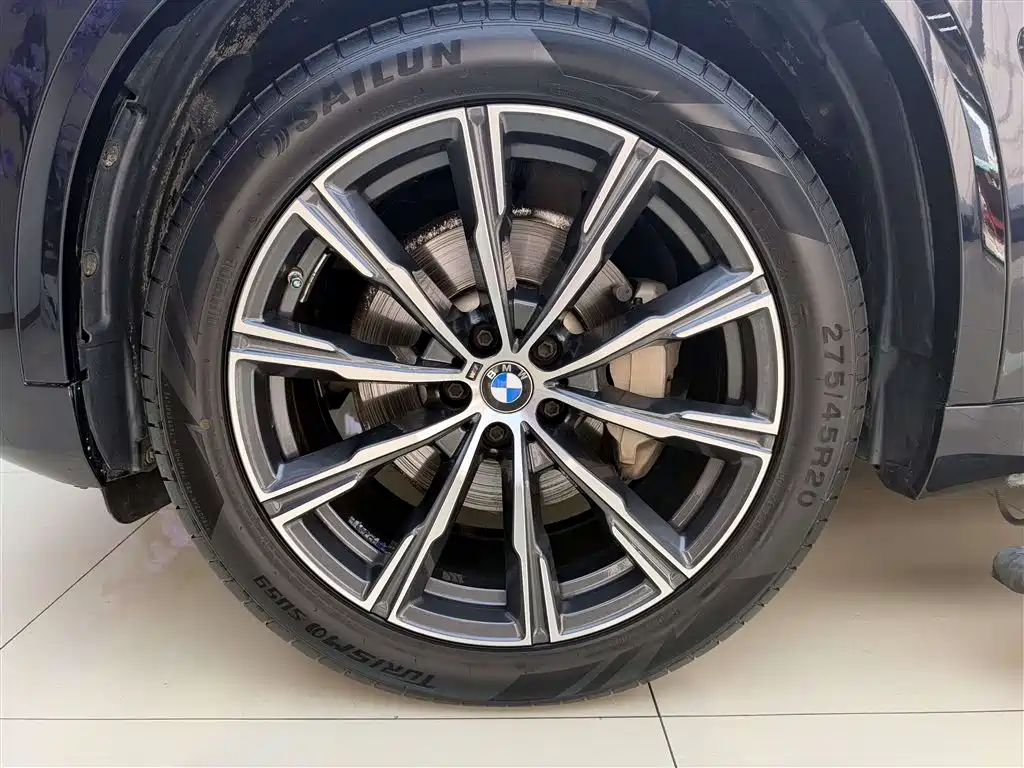 BMW X5 — фото 24