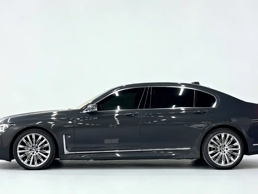BMW 7 Series — фото 3