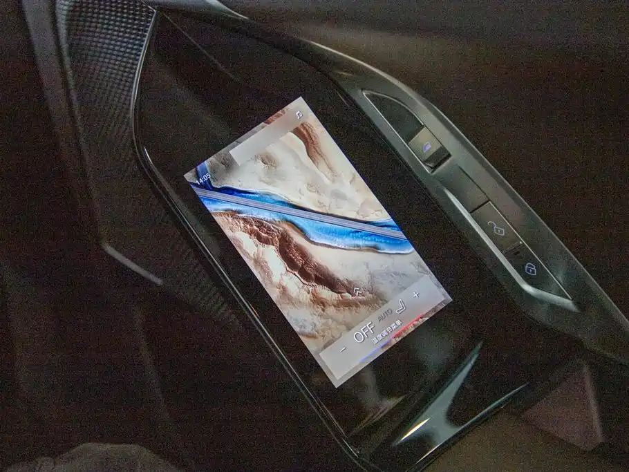 BMW 7 Series — фото 18