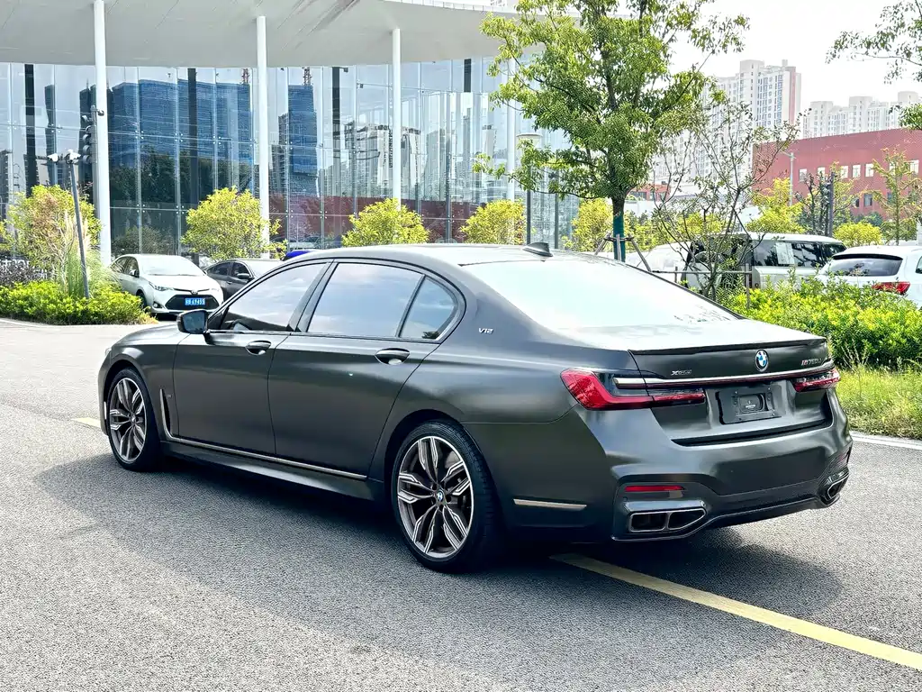 BMW 7 Series — фото 4