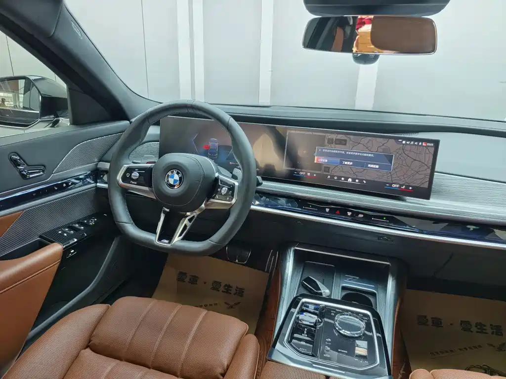BMW 7 Series — фото 11
