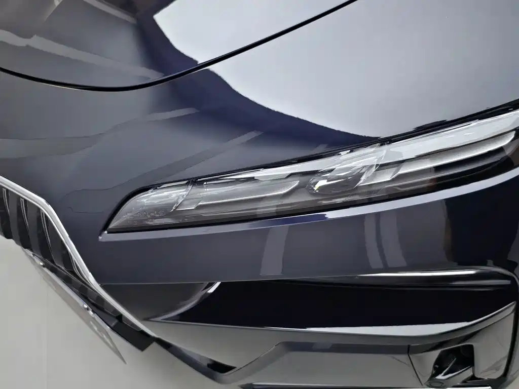 BMW 7 Series — фото 19