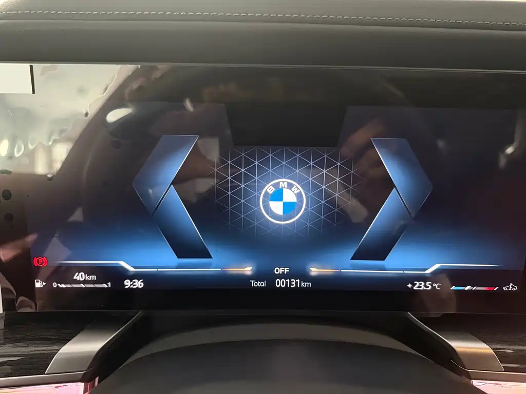 BMW 7 Series — фото 11