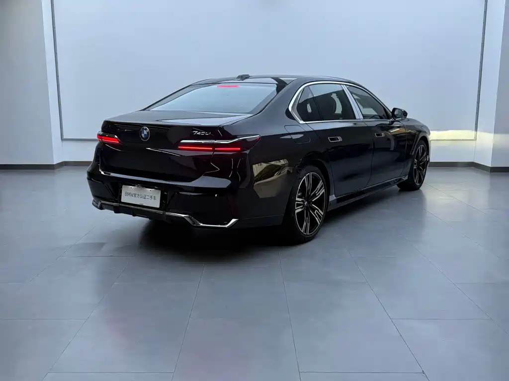 BMW 7 Series — фото 3