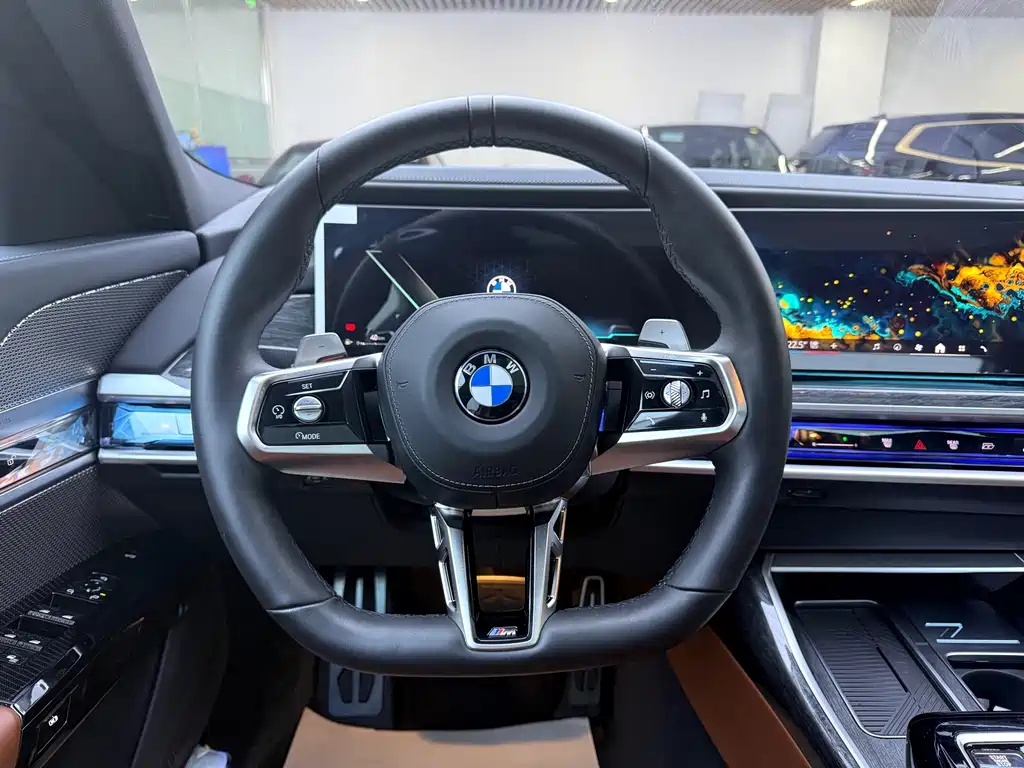 BMW 7 Series — фото 10
