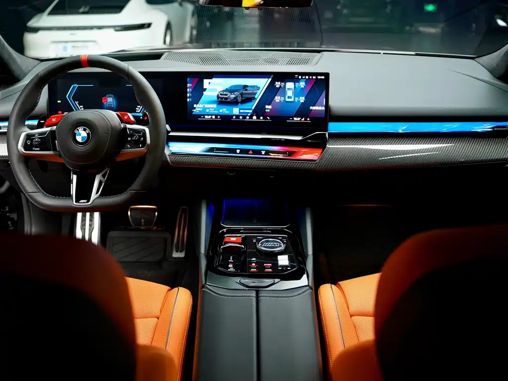 BMW M5 New Energy — фото 11