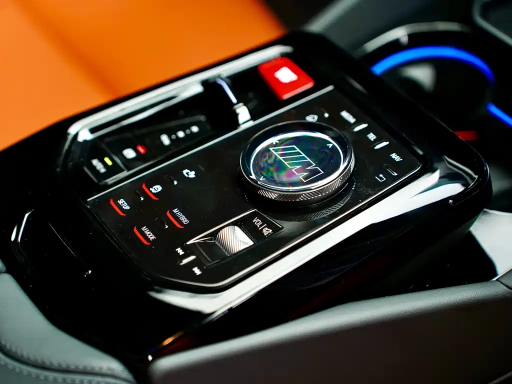 BMW M5 New Energy — фото 14