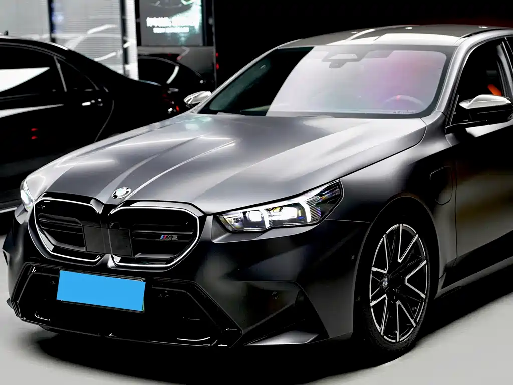 BMW M5 New Energy — фото 4