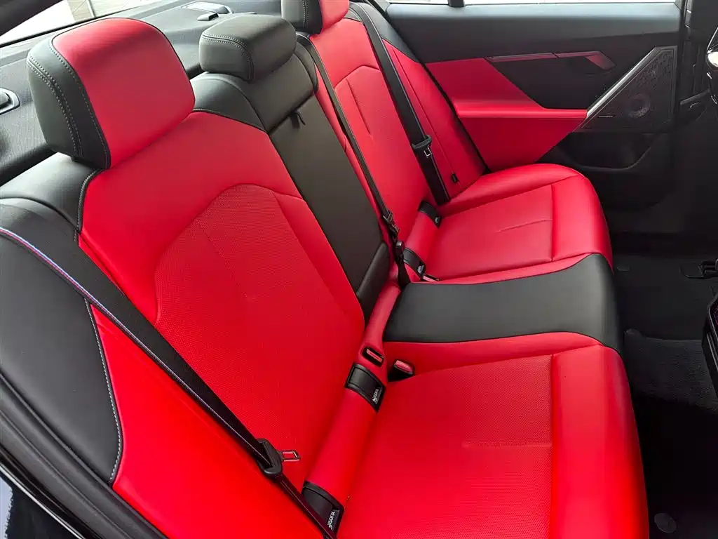 BMW M5 New Energy — фото 10
