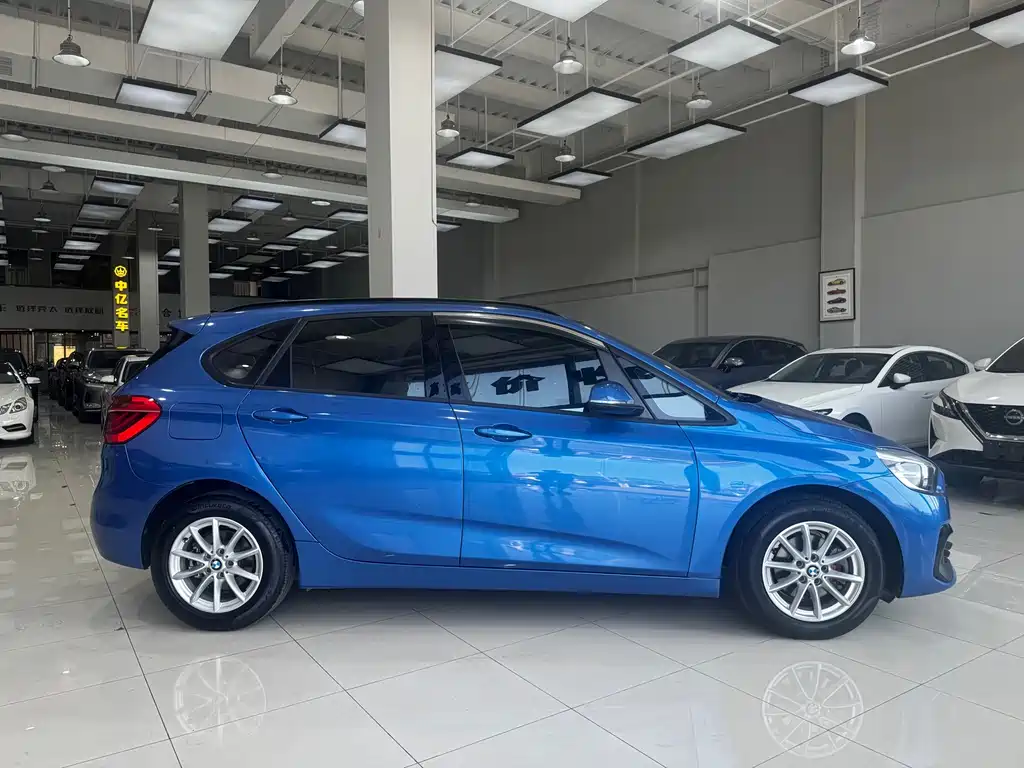BMW 2 Series Active Tourer — фото 4