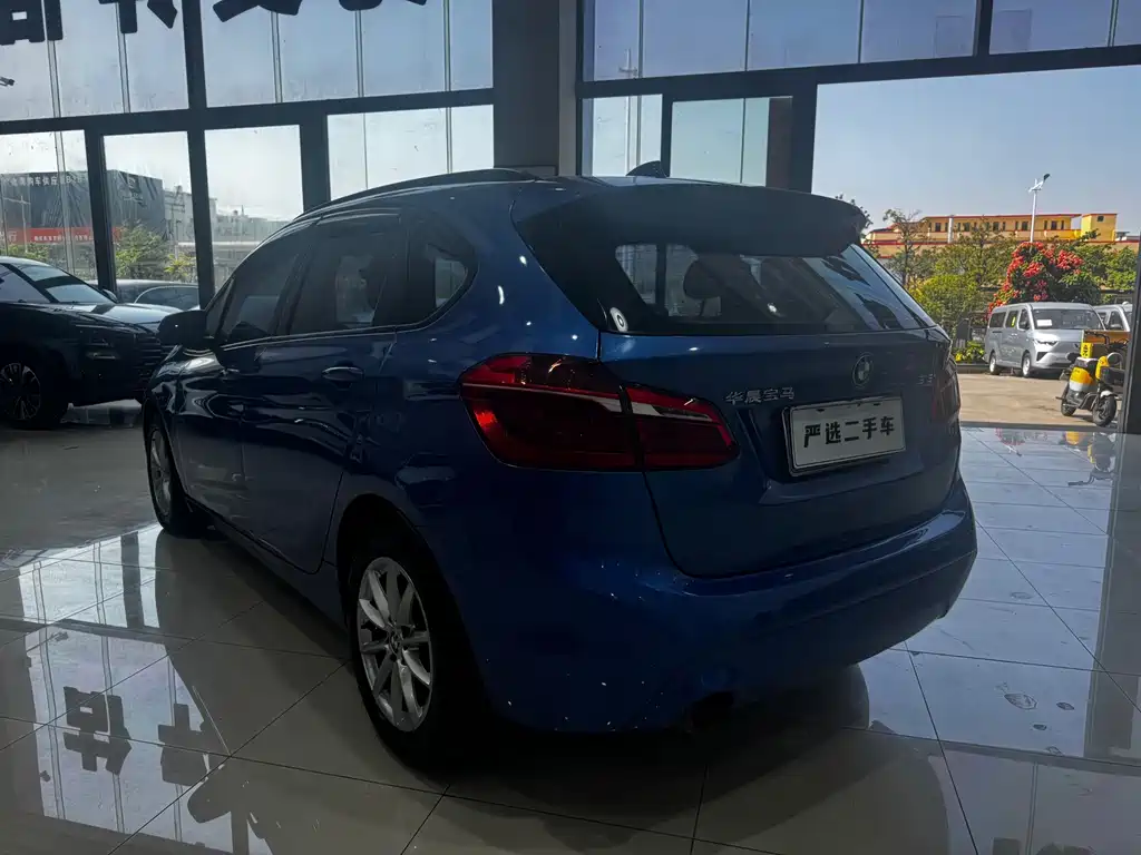 BMW 2 Series Active Tourer — фото 7