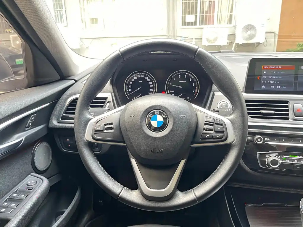 BMW 1 Series — фото 19