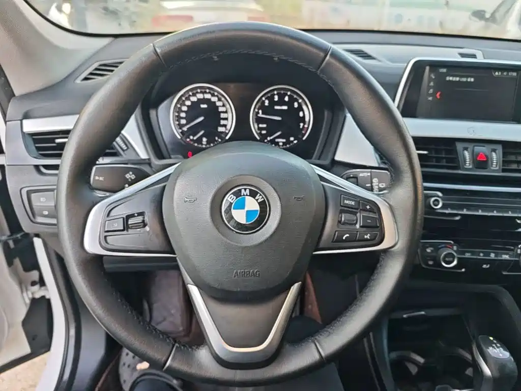 BMW X1 — фото 11