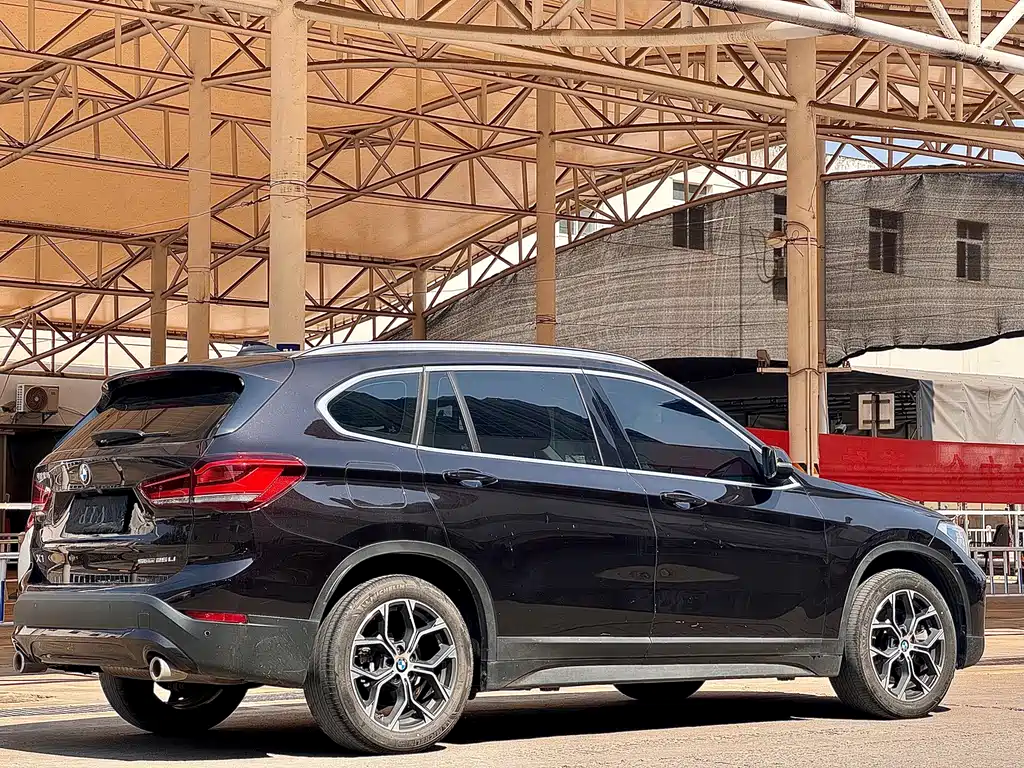 BMW X1 — фото 9