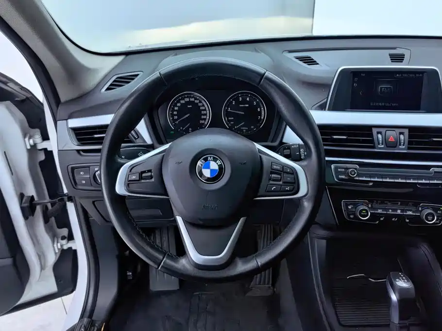 BMW X1 — фото 15