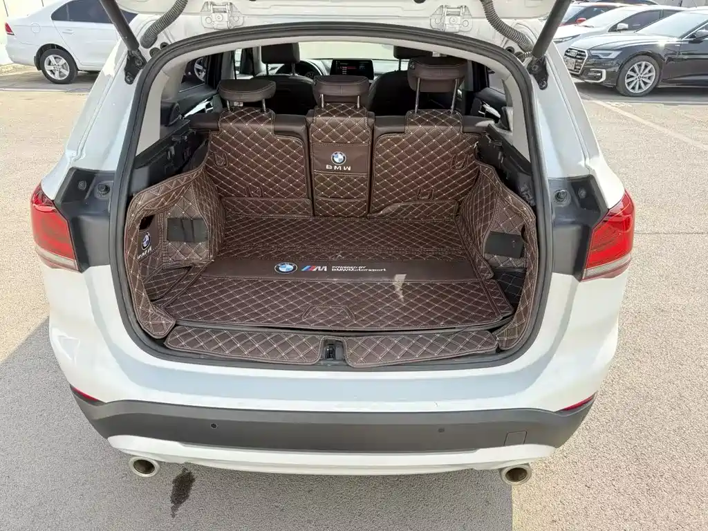 BMW X1 — фото 14