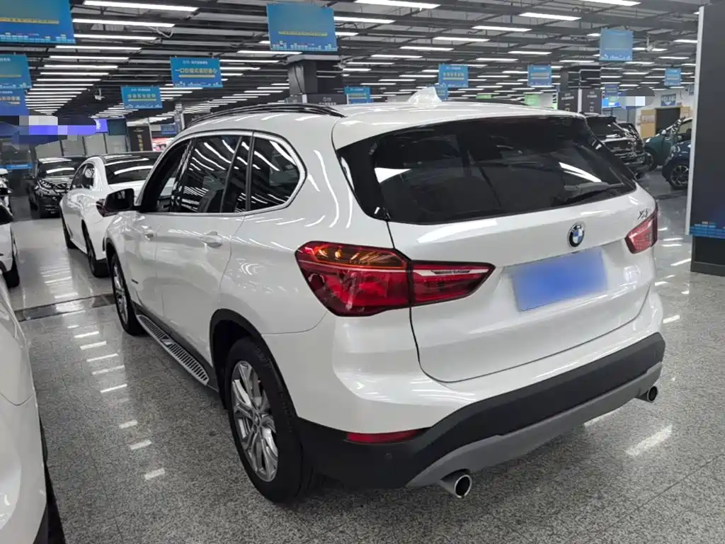 BMW X1 — фото 5
