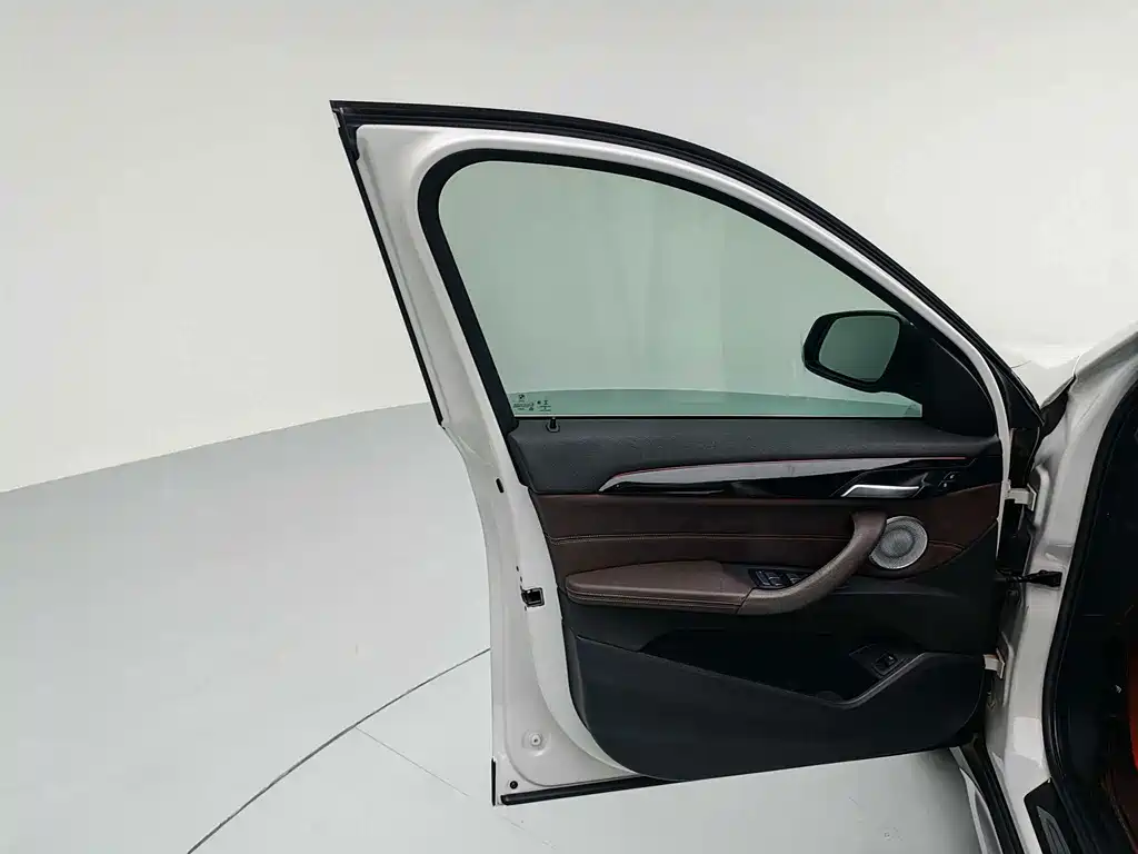 BMW X1 — фото 17