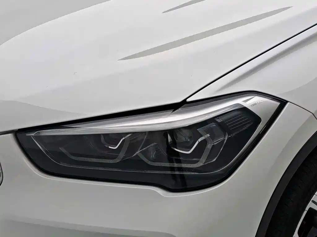 BMW X1 — фото 8