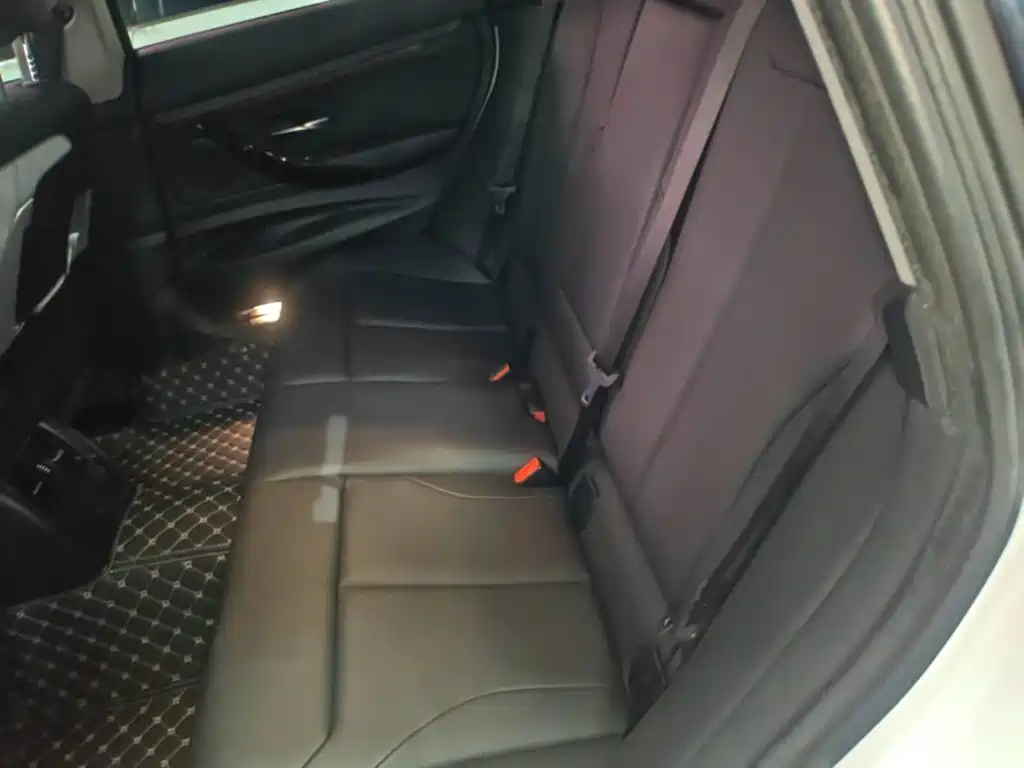BMW 3 Series GT — фото 17
