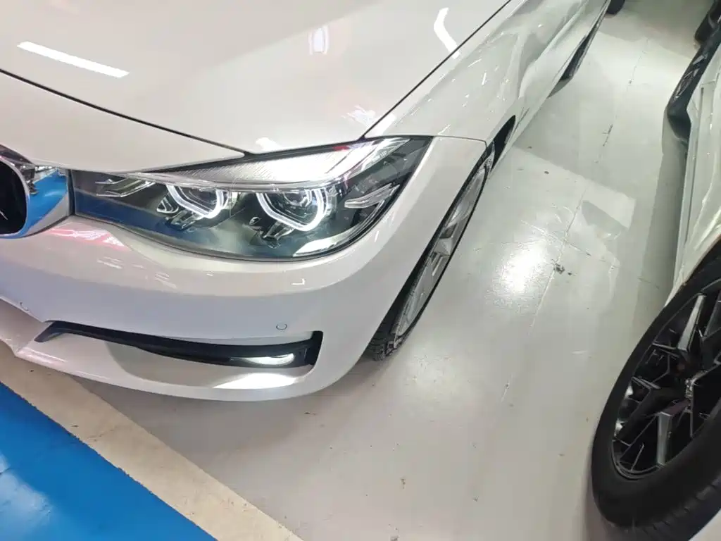 BMW 3 Series GT — фото 24