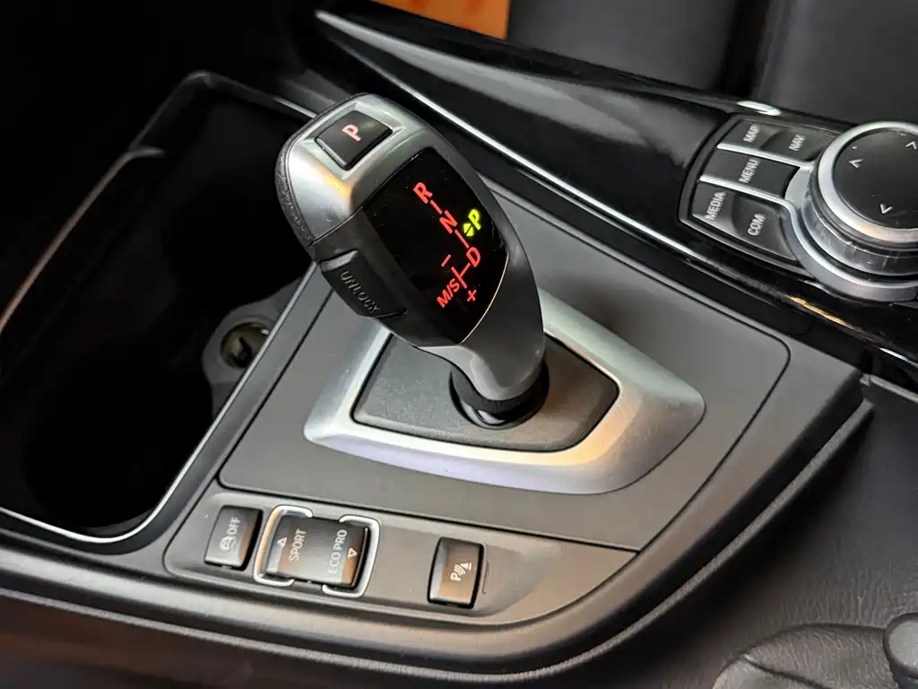 BMW 3 Series GT — фото 11
