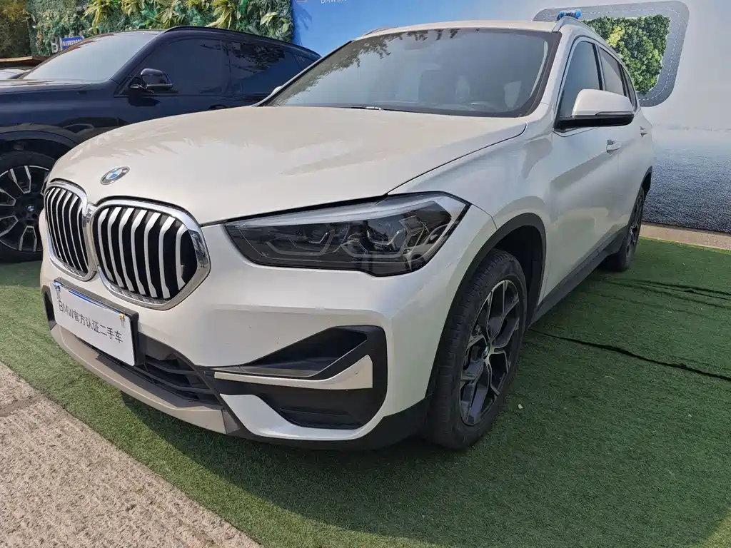 BMW X1 — фото 1